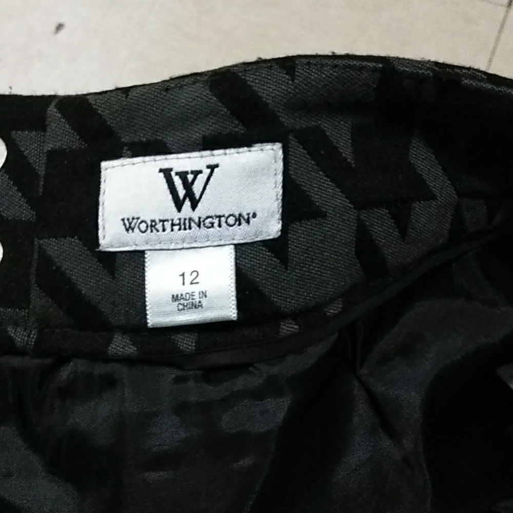 Skirt - Picture 3 of 4